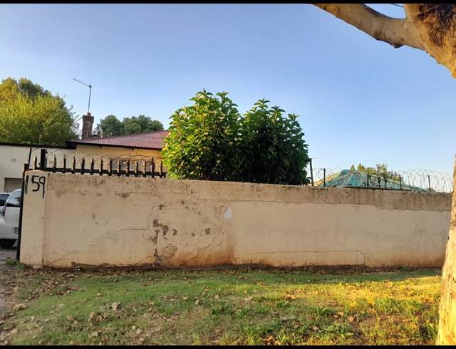 3 BEDROOM HOUSE FOR SALE IN BEZUIDENHOUT VALLEY